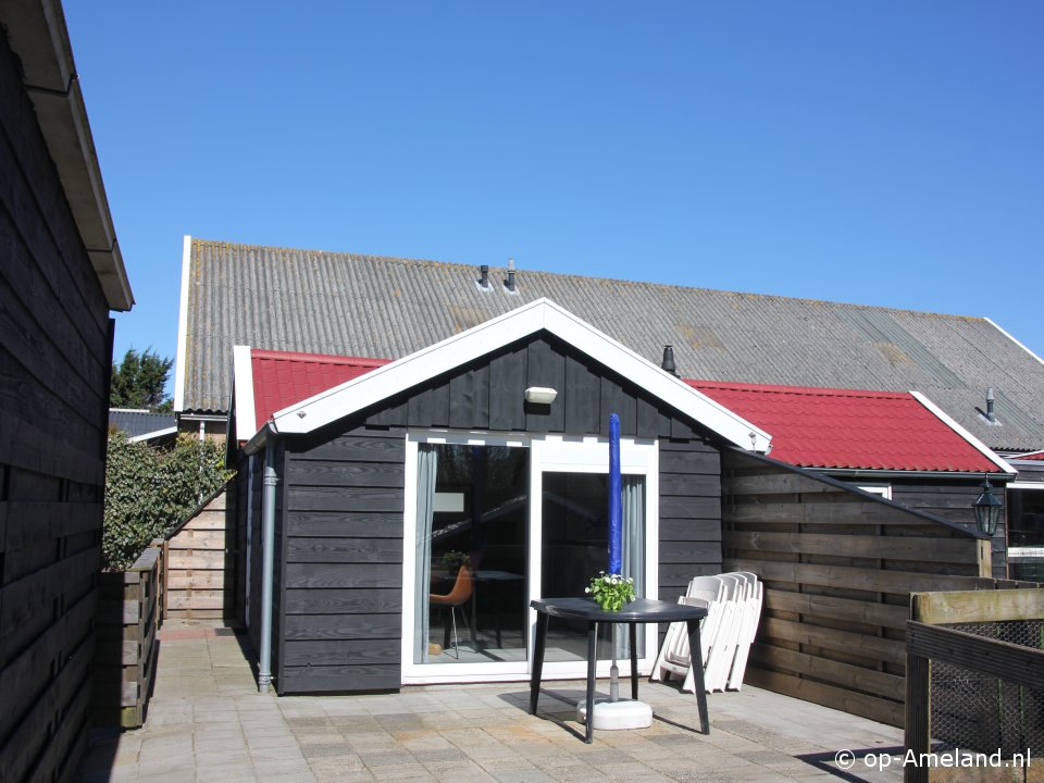 Het kleine Huis (Nes), Holiday home on Ameland for 2 persons