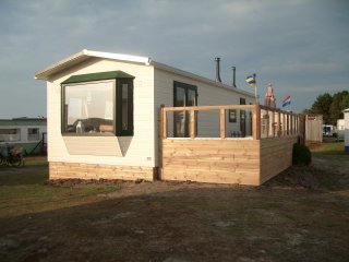 Sayonara, Chalets on Ameland