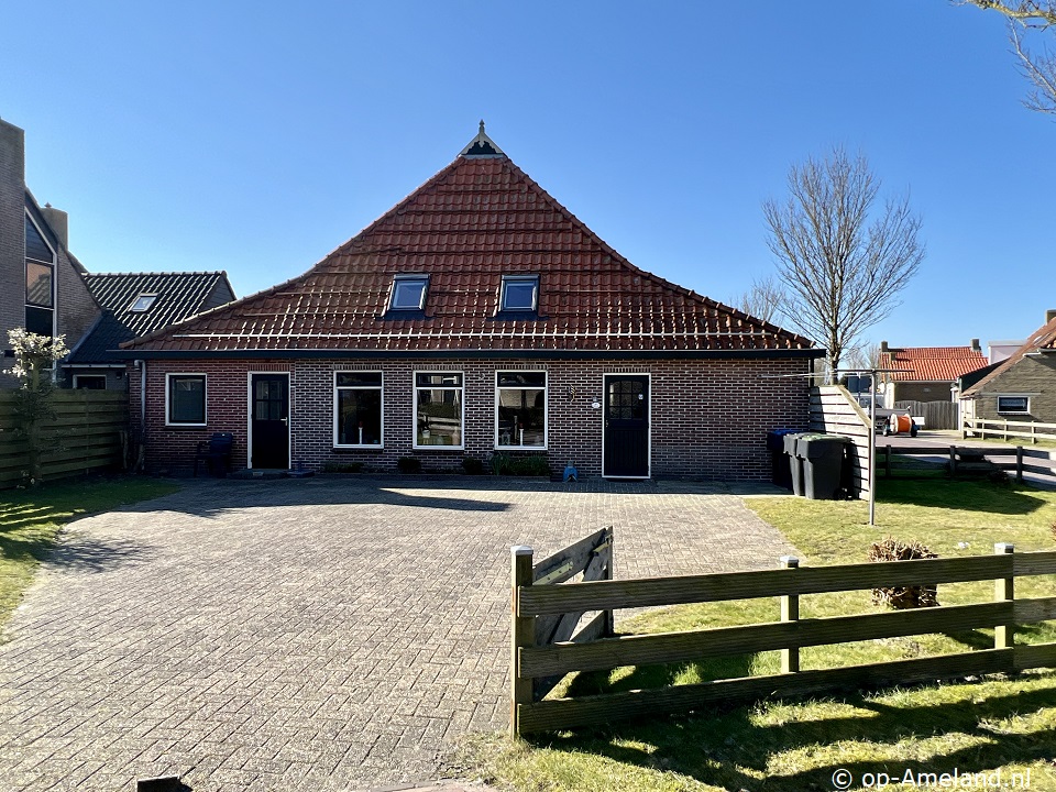 de Buurderij, Buren on Ameland